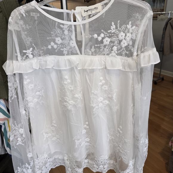 Impressions Ivory Floral Lace Blouse - Picture 2 of 12